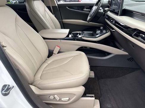 Certified 2023 Lincoln Nautilus AWD w/ Premium Package image 11