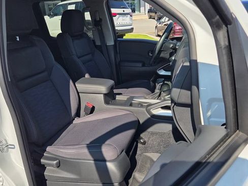 Used 2024 Nissan Frontier SV w/ Technology Package AWD/4WD image 15