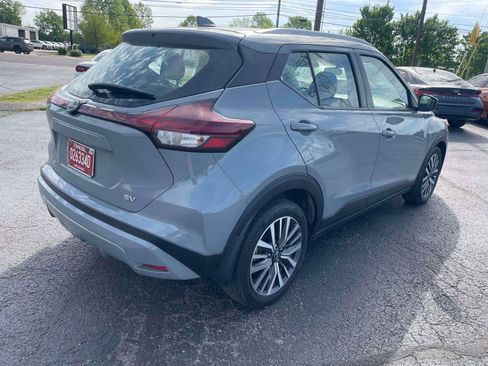 Used 2023 Nissan Kicks SV image 4