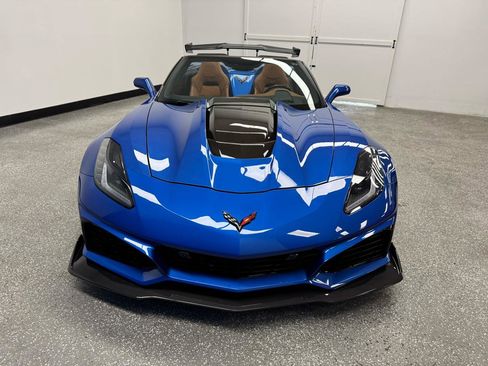 Used 2019 Chevrolet Corvette ZR1 RWD image 2
