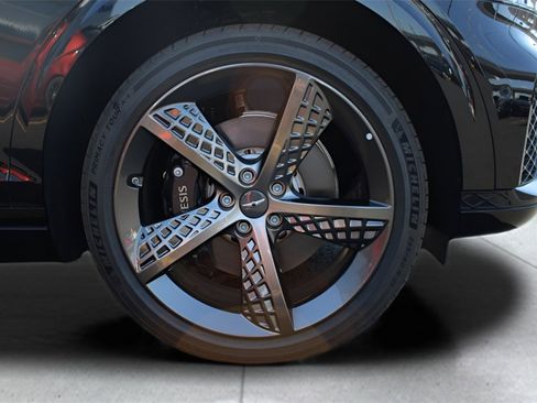 Used 2025 Genesis GV70 3.5T Sport w/ Sport Prestige Package image 32