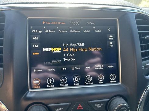 Used 2018 Jeep Grand Cherokee Laredo image 23