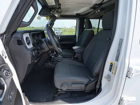 Used 2024 Jeep Wrangler Unlimited Sahara AWD/4WD image 17