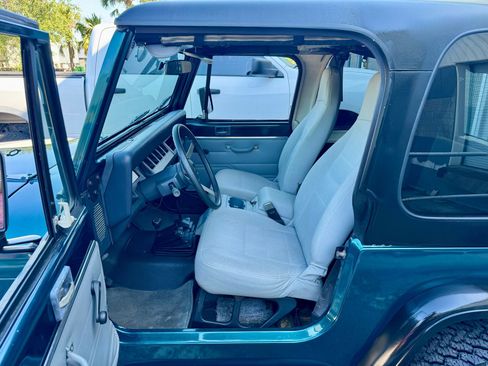 Used 1995 Jeep Wrangler Rio Grande AWD/4WD image 4