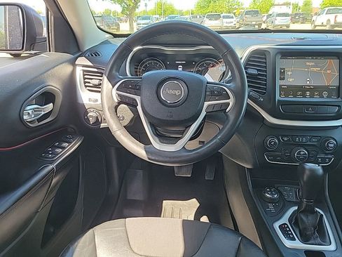 Used 2015 Jeep Cherokee Trailhawk w/ Comfort/Convenience Group AWD/4WD image 13