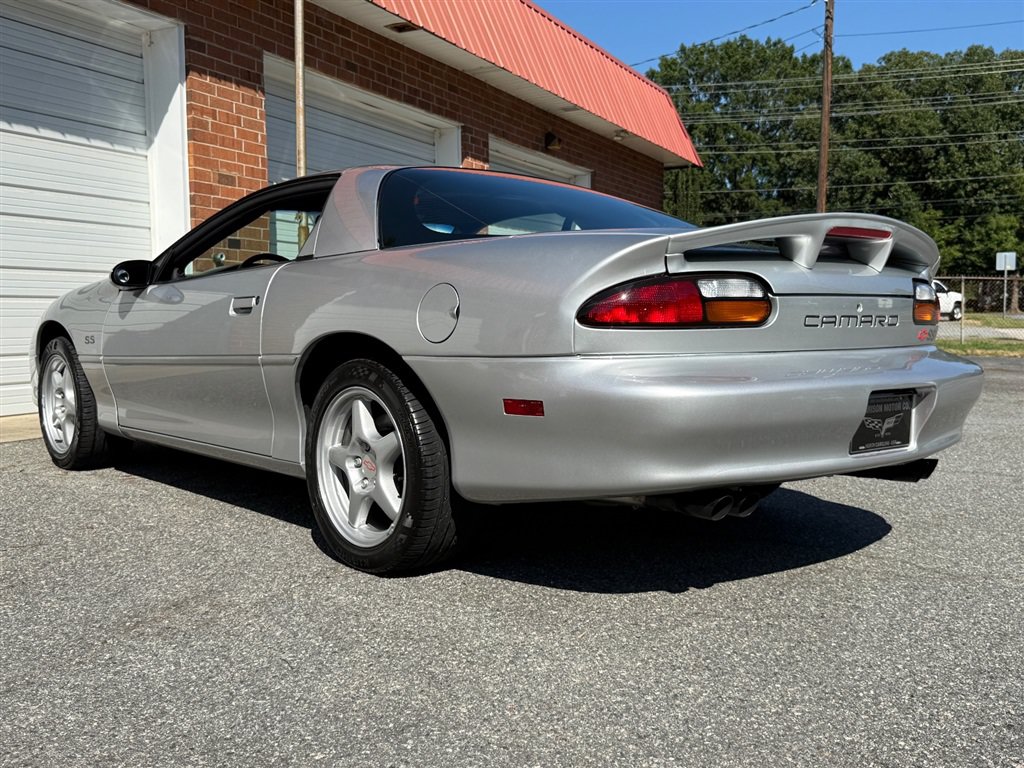 Used 1999 Chevrolet Camaro Z28 w/ SS Performance/Appearance Pkg RWD image 19