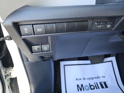 Used 2025 Toyota Sienna LE image 36