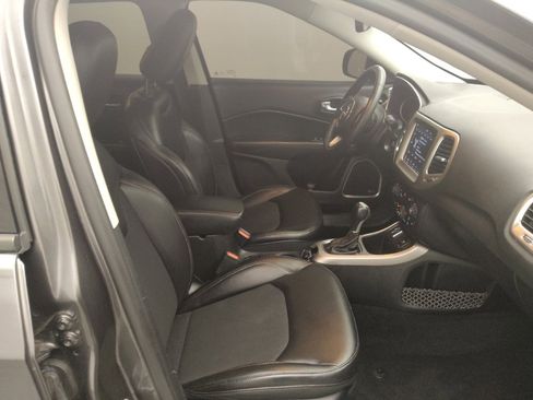 Used 2018 Jeep Compass Latitude w/ Popular Equipment Group FWD image 21