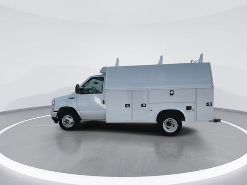 New 2025 Ford E-350 and Econoline 350 Super Duty w/ Power Equipment Group RWD image 5
