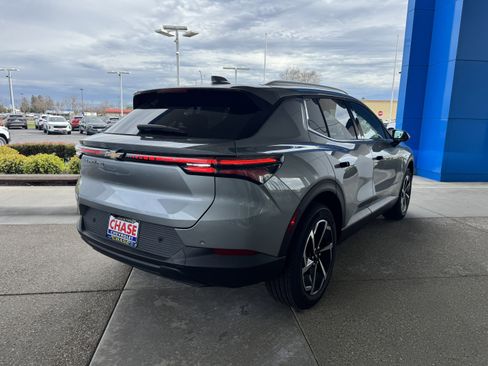 New 2026 Chevrolet Equinox EV LT image 4