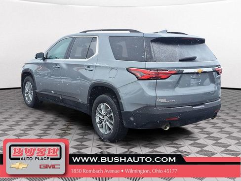 Used 2023 Chevrolet Traverse LT image 3
