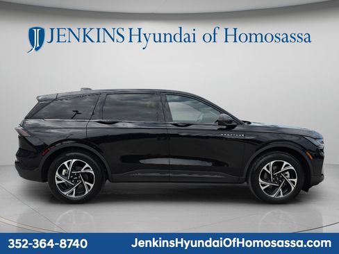 Used 2024 Lincoln Nautilus Premier w/ Jet Appearance Package AWD/4WD image 3