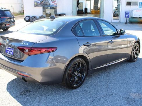 Used 2022 Alfa Romeo Giulia Ti image 4