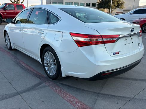 Used 2015 Toyota Avalon XLE Touring FWD image 4