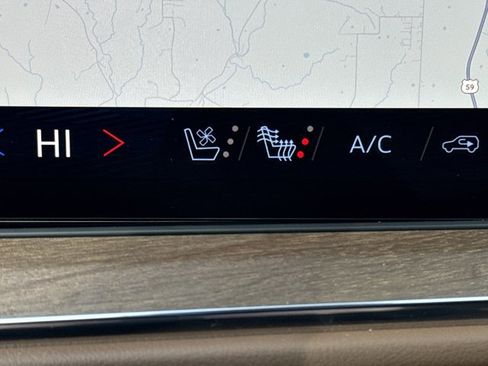 Used 2025 Chevrolet Suburban High Country image 26