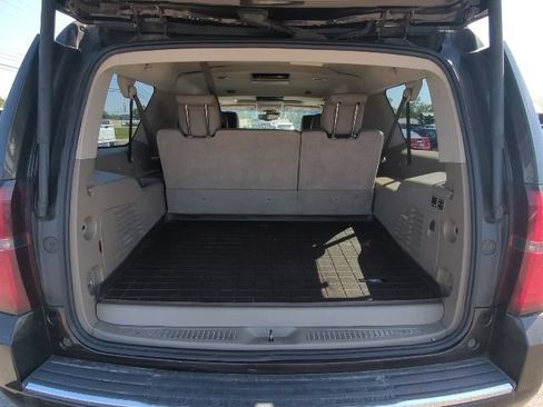 Used 2018 Chevrolet Suburban Premier AWD/4WD image 35