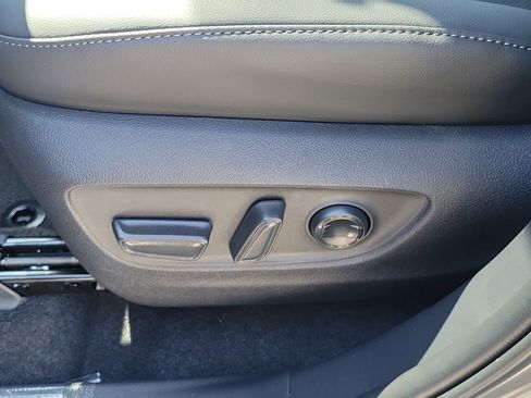 New 2026 Toyota Highlander Limited image 19