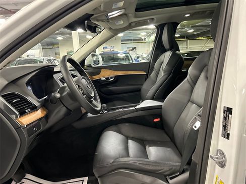 Certified 2024 Volvo XC90 B5 Plus w/ Protection Package Premier image 10