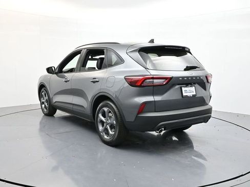Used 2026 Ford Escape ST-Line w/ Cold Weather Package FWD image 5
