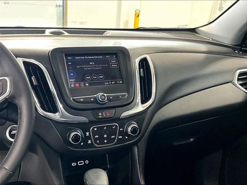 Used 2023 Chevrolet Equinox LT image 18
