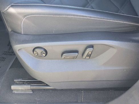 Used 2024 Volkswagen Atlas SE FWD image 21
