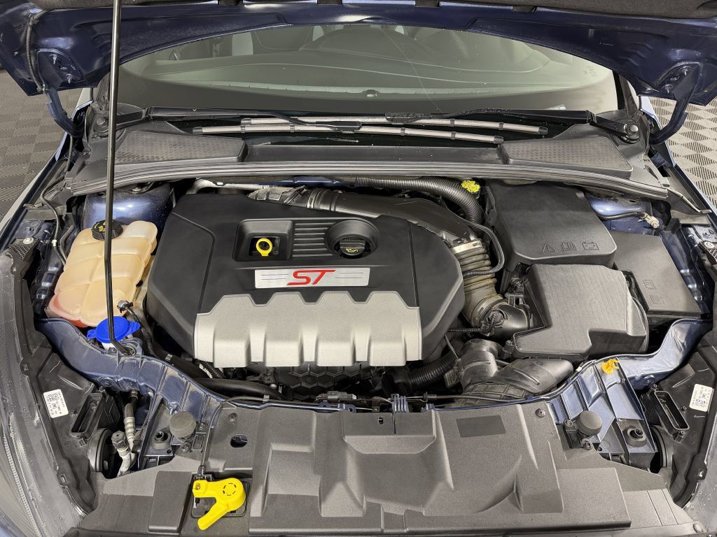 Used 2018 Ford Focus ST FWD image 54