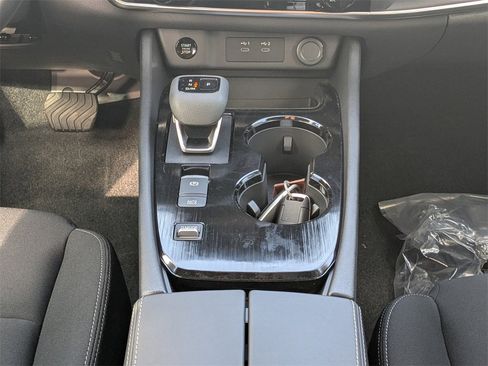 New 2026 Nissan Rogue S image 18