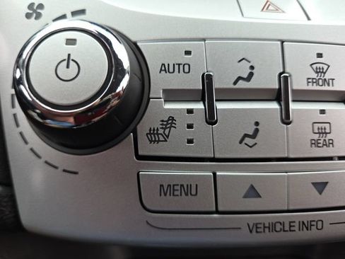 Used 2017 Chevrolet Equinox LT w/ Convenience Package FWD image 50
