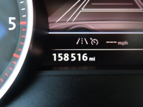 Used 2015 Volkswagen Touareg Executive image 29