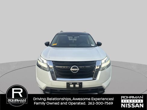 Used 2025 Nissan Pathfinder Platinum w/ Cargo Package AWD/4WD image 10