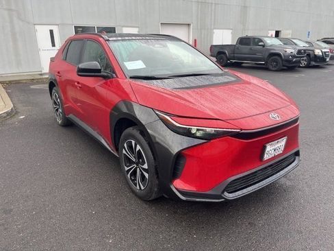 Used 2023 Toyota bZ4X XLE image 3