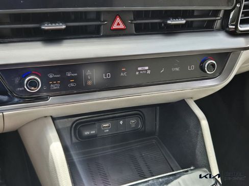 Certified 2024 Kia Sportage EX image 23