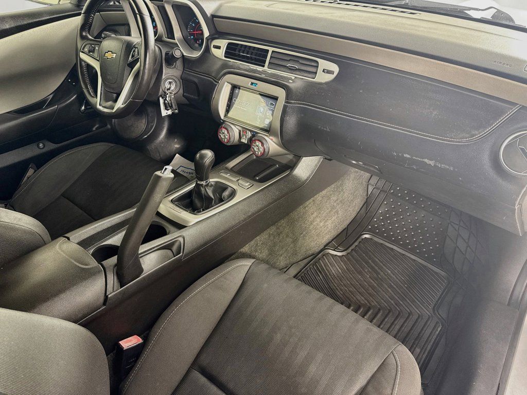 Used 2014 Chevrolet Camaro LS RWD image 31