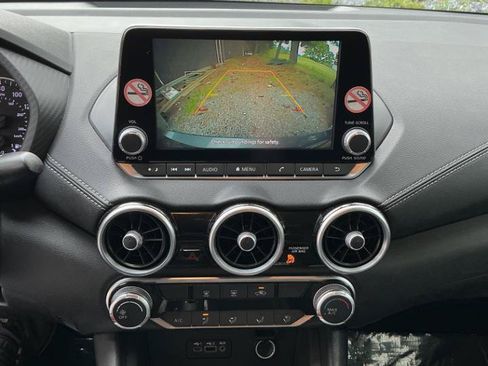Used 2022 Nissan Sentra SV FWD image 14