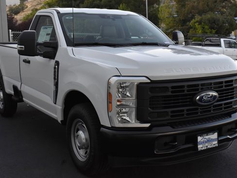 New 2026 Ford F250 XL image 4