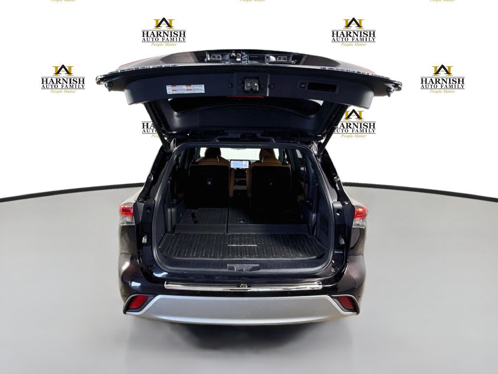 Used 2020 Toyota Highlander Platinum AWD/4WD image 32