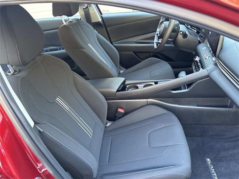 Used 2024 Hyundai Elantra Blue image 26