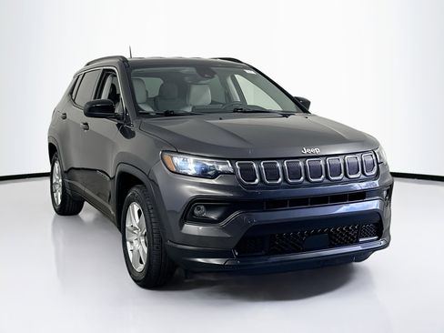 Used 2022 Jeep Compass Latitude w/ Convenience Group image 3