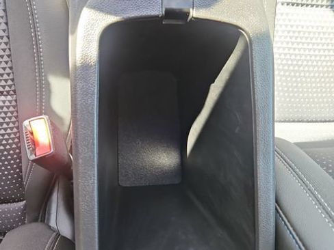 Used 2025 Chevrolet Trax LT FWD image 25