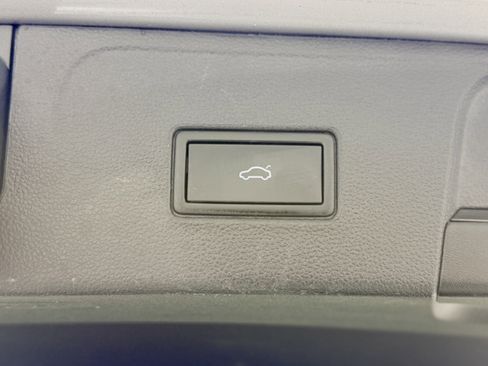 Used 2023 Volkswagen Atlas SE image 11