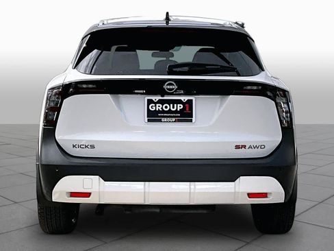 Used 2025 Nissan Kicks SR w/ SR Premium Package AWD/4WD image 5