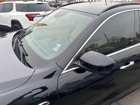 Used 2017 Maserati Levante w/ Sport Package image 11