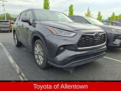 Used 2023 Toyota Highlander Limited