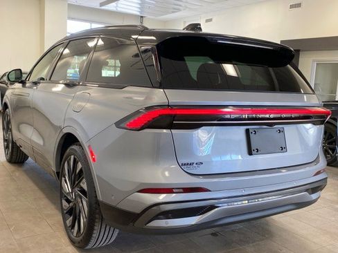 Used 2024 Lincoln Nautilus Reserve w/ Jet Appearance Package (87T) image 5