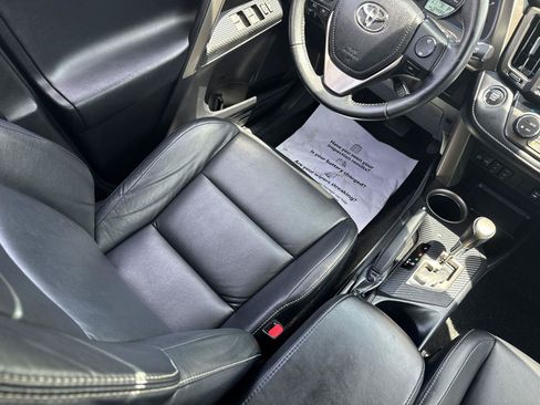 Used 2014 Toyota RAV4 Limited w/ Technology Package AWD/4WD image 28