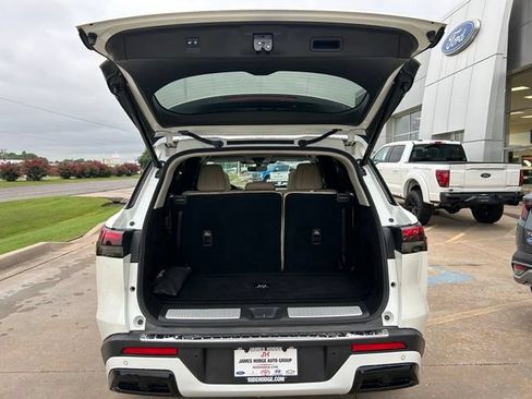 Used 2023 INFINITI QX60 Luxe w/ Cargo Package FWD image 9