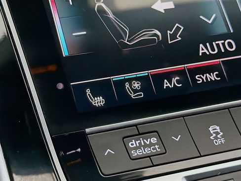 Used 2020 Audi Q8 Premium Plus w/ Premium Plus Package image 25