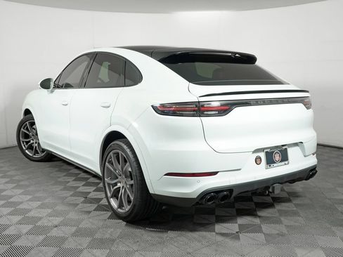 Certified 2023 Porsche Cayenne Turbo AWD/4WD image 3