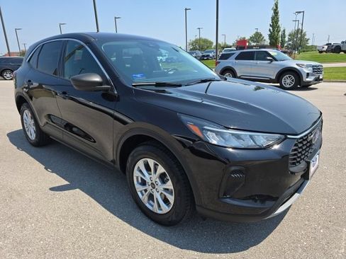 Certified 2023 Ford Escape Active AWD/4WD image 7
