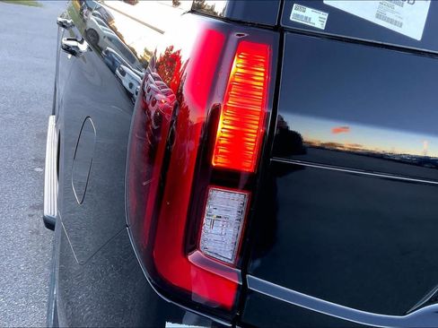 New 2025 Ford Expedition Active image 14